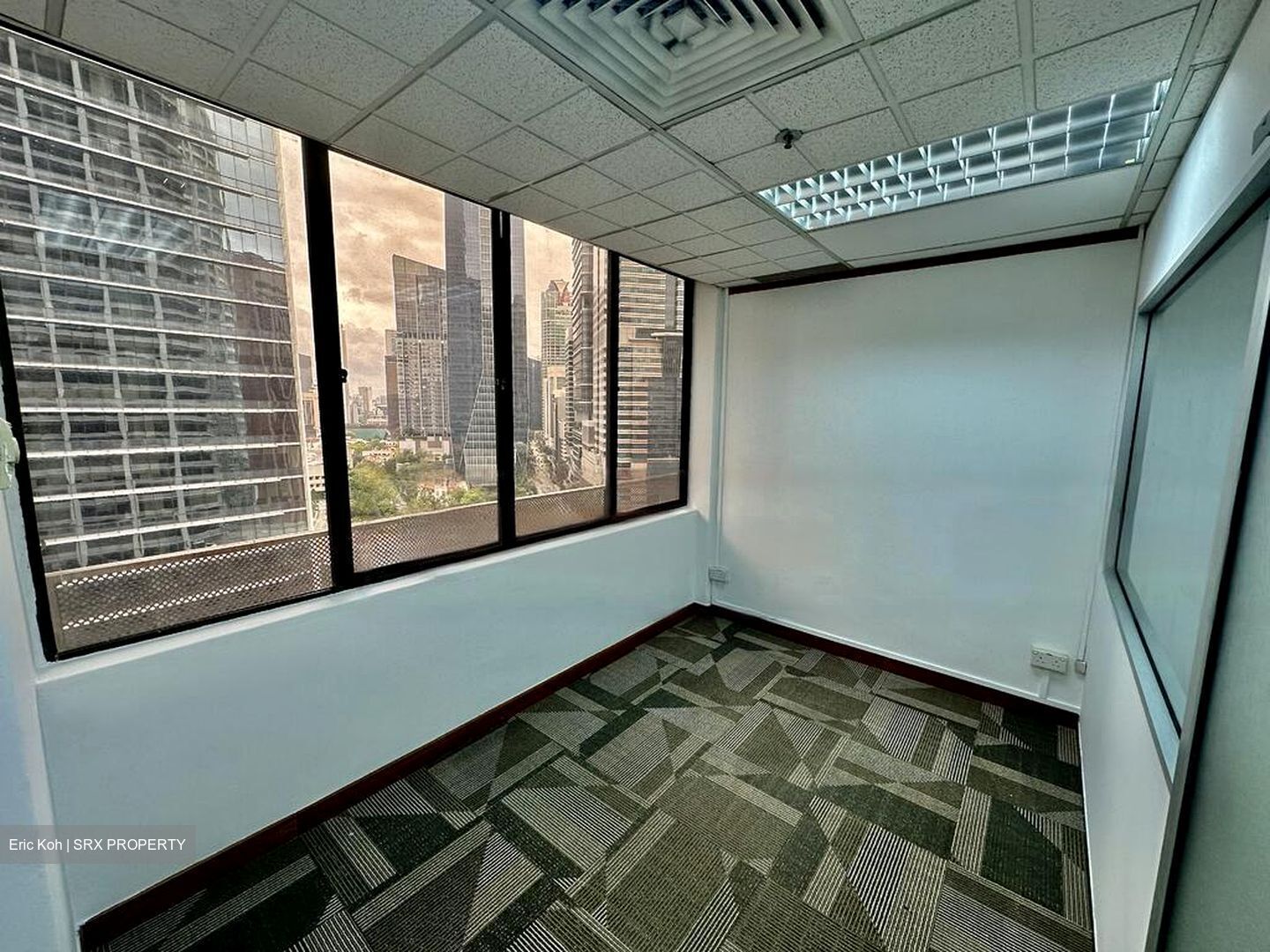 International Plaza (D2), Office #567445961
